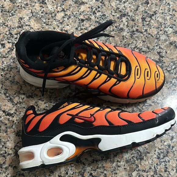 Nike Air Max Plus Orange Black Sneakers - Picture 1 of 9